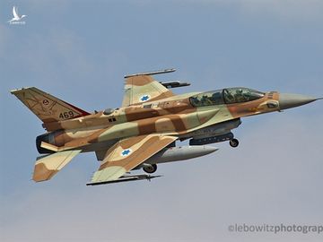 F-16 Israel 'chay het toc luc' khi bi S-300 Syria ngam ban?