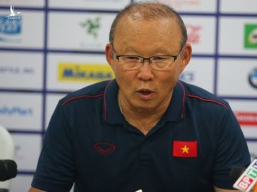 HLV Park Hang-seo bảo vệ thủ môn Văn Toản: "Không có lý do gì để trách móc cậu ấy!"