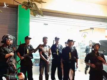 NÓNG: Cảnh sát Đồng Nai đang phong tỏa một bệnh viện ở Biên Hòa - Ảnh 5.