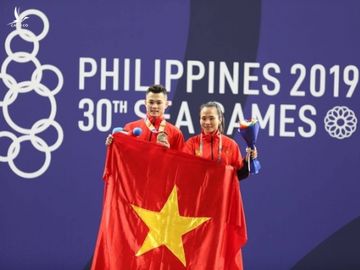 Cử tạ Việt Nam lập 'cú đúp' HCV ngày đầu SEA Games 30