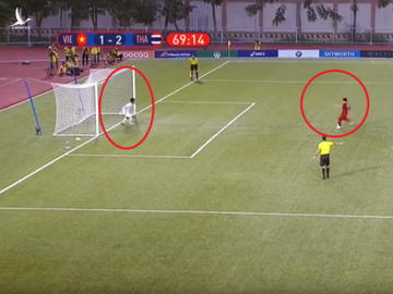 Dùng tiểu xảo để cản penalty của U22 Việt Nam, thủ môn Thái Lan bị trọng tài bắt thóp - Ảnh 1.