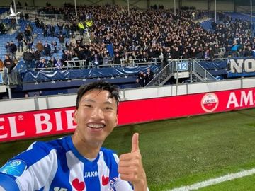 Đoàn Văn Hậu gây sốt chơi trận ra mắt SC Heerenveen