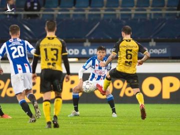 Đoàn Văn Hậu gây sốt chơi trận ra mắt SC Heerenveen