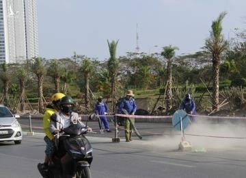 Ha Noi chong o nhiem bui min: Nghich ly quet, rua duong