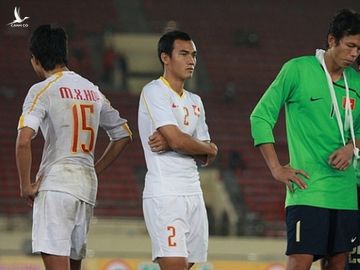 Tròn 10 năm HLV trưởng U23 Việt Nam bóp cổ thủ môn ở chung kết SEA Games: Khoảnh khắc ám ảnh vẫn chưa có lời giải - Ảnh 2.