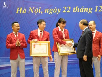 Thủ tướng gặp mặt vận động viên đạt thành tích cao tại SEA Games 30 - Ảnh 2.