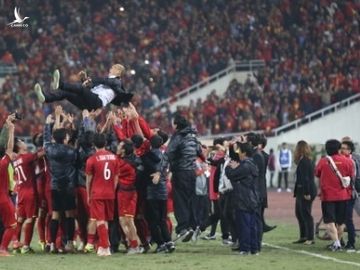 Báo Hàn: Việt Nam ra World Cup thôi, sân Đông Nam Á chật rồi!