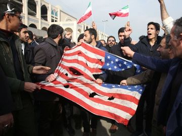 Tuong Iran da qua tu tin toi Baghdad va bi am sat? hinh anh 3 Flag_US.jpg