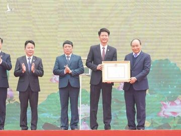 thu tuong trao quyet dinh dat chuan nong thon moi cho huyen tran yen hinh 3