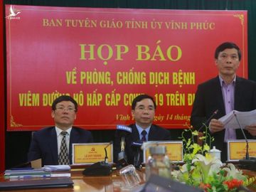 Vĩnh Phúc họp báo: Nữ công nhân 23 tuổi về từ Vũ Hán đã lây bệnh cho 6 người khác - Ảnh 2. Vĩnh Phúc họp báo: Nữ công nhân 23 tuổi về từ Vũ Hán đã lây bệnh cho 6 người khác - Ảnh 2.