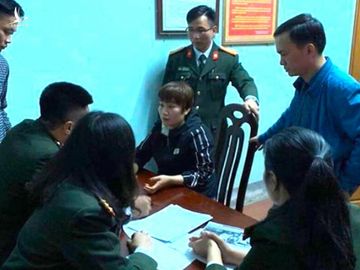 Một phụ nữ tung tin "người đi Hàn Quốc về bị nhiễm corona" khiến cả xã mất ăn mất ngủ