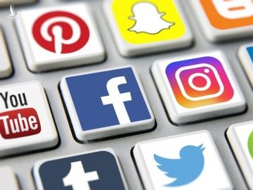Xử lý nghiêm việc đăng tin giả lên facebook
