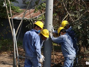 Tăng cường điện để Bệnh viện dã chiến thứ 2 của TP.HCM sẵn sàng hoạt động - Ảnh 4.