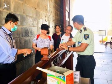 Thủ tướng thị sát công tác phòng chống dịch corona tại Thừa Thiên Huế - 2 Thủ tướng thị sát công tác phòng chống dịch corona tại Thừa Thiên Huế - 2