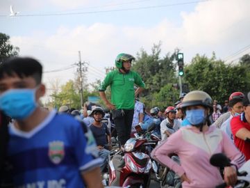 NÓNG: Bất chấp, ngàn người cứ kéo đến nơi Tuấn khỉ bị tiêu diệt để hóng - Ảnh 17.