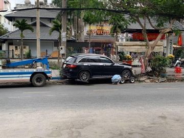 Khởi tố, bắt tạm giam tài xế tông chết người gần sân bay Tân Sơn Nhất - Ảnh 1.