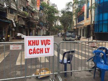 Bí thư Hà Nội Vương Đình Huệ gọi điện cho Bí thư Vĩnh Phúc hỏi về kinh nghiệm khoanh vùng dịch - Ảnh 1.