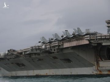 Mục kích tàu sân bay USS Theodore Roosevelt vào vịnh Đà Nẵng - ảnh 2