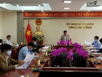 Ông Đoàn Văn Việt chủ trì buổi họp Ban chỉ đạo phòng chống dịch Covid-19 của tỉnh Lâm Đồng /// Ảnh: Lâm Viên