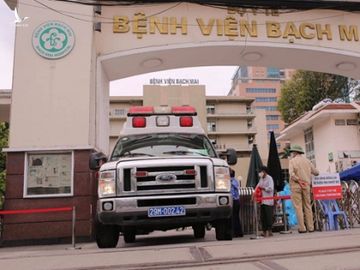 Bệnh viện Bạch Mai đã đóng cửa sáng 28.3 và được Bộ Tư lệnh Hóa học khử khuẩn tối 28.3 /// Ảnh Trần Cường