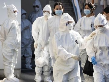 Nhân viên y tế tại bệnh viện ở Daegu ngày 11/3. Ảnh: AFP.