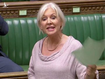 Nghị sĩ Nadine Dorries, Thứ trưởng Y tế phụ trách sức khỏe tâm thần, ngăn ngừa tự sát và an toàn bệnh nhân /// Reuters