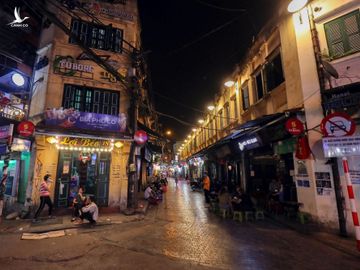 Duong pho Ha Noi vang nhu Tet vi dich Covid-19 hinh anh 11 hanoivangnhutet12_zing.jpg