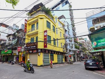 Duong pho Ha Noi vang nhu Tet vi dich Covid-19 hinh anh 6 hanoivangnhutet6_zing.jpg