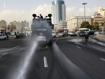 Hon 20 quan chuc nhiem virus corona, Iran doi mat tham hoa? hinh anh 2 iran_corona_3.jpg
