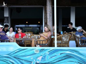 Hang nghin nguoi tam bien Nha Trang giua cao diem dich hinh anh 9 nha_trang_zing4.jpg