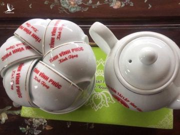 Vụ Hải Phòng dự chi 269 tỷ đồng tặng cờ, ấm chén: Chuyên gia gợi ý dùng tiền trồng "65 nghìn cây xanh" Vụ Hải Phòng dự chi 269 tỷ đồng tặng cờ, ấm chén: Chuyên gia gợi ý dùng tiền trồng "65 nghìn cây xanh"