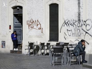 Phản ứng náo loạn thái quá của dân Italia khi biết sắp có lệnh phong tỏa - Ảnh 2. Phản ứng náo loạn thái quá của dân Italia khi biết sắp có lệnh phong tỏa - Ảnh 2.