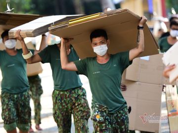 Trăm chiến sĩ tất bật dọn kí túc xá làm khu cách ly 17 nghìn giường