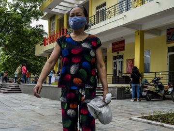 Hà Nội lần đầu tiên xuất hiện máy ATM gạo miễn phí cho người nghèo - Ảnh 15.