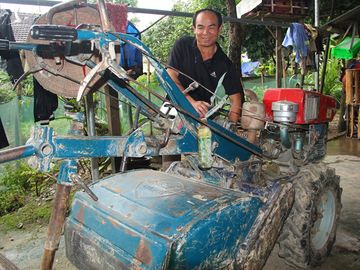 'Cho tôi ra khỏi hộ nghèo'