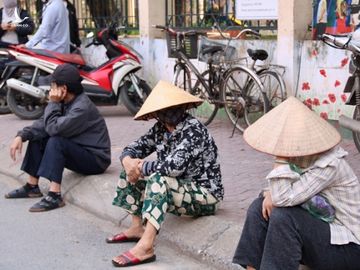 'ATM gạo' đầu tiên tại Hà Nội tạm dừng vì người đông, giãn cách xã hội không đảm bảo - ảnh 5