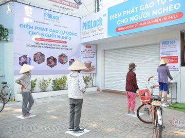 'ATM gạo' miễn phí dành cho người nghèo thời cách ly toàn xã hội