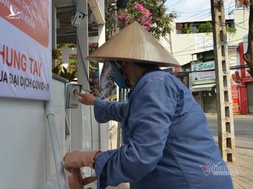 'ATM gạo' miễn phí dành cho người nghèo thời cách ly toàn xã hội