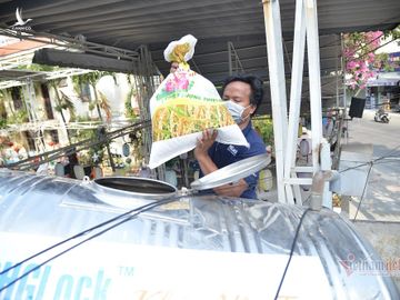 'ATM gạo' miễn phí dành cho người nghèo thời cách ly toàn xã hội