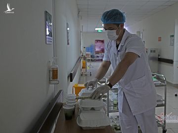 Bệnh nhân 109: 'Những cơn đau nửa đầu dồn dập, tôi ngửi đâu cũng thấy mùi ẩm mốc'