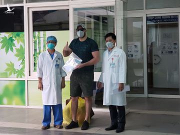 Bệnh nhân 68: 'Họ đã cứu mạng tôi. Tôi rất tự hào về Việt Nam' - ảnh 1
