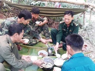 bộ đội dựng lều giữa rừng ngăn chặn xuất nhập cảnh trái phép trên tuyến biên giới hình 2 bo doi dung leu giua rung ngan chan xuat nhap canh trai phep tren tuyen bien gioi hinh 2