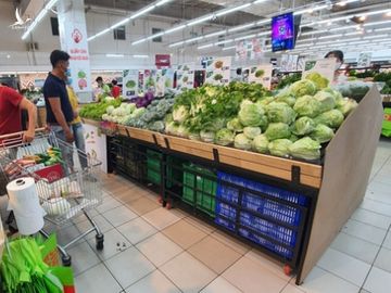 Miền Tây ngày đầu cách ly toàn xã hội: đường phố vắng vẻ, hàng hóa siêu thị dồi dào - Ảnh 1.