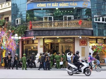 Chong nu dai gia BDS Duong Duong bi bat tung bi to cao cho vay nang lai?