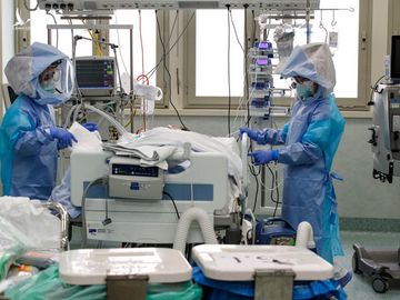 Thế giới vẫn còn phải ưu tiên cho việc đối phó dịch Covid-19 /// Reuters