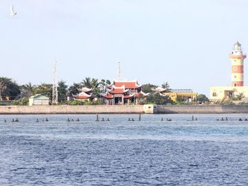 trong hoan canh nao, nguoi linh truong sa luon chac tay sung hinh 3