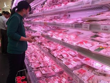 Giá thịt không giảm, giá heo hơi tăng hơn 80.000 đồng/kg - ảnh 1