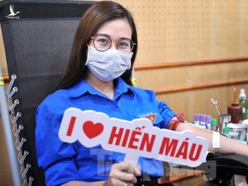 Những giọt máu ấm nóng tình người trong dịch COVID-19 - ảnh 6