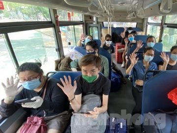 Công nhân TPHCM được xét nghiệm COVID-19 từ ngày mai - ảnh 4