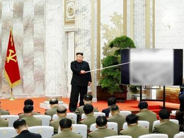 Ong Kim Jong Un thang ham cho tuong linh hat nhan hinh anh 1 2020052500950_0.jpg